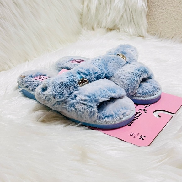 Juicy Couture Slippers - Picture 2 of 4